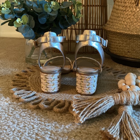 Kelly & Katie sandals - Picture 3 of 5